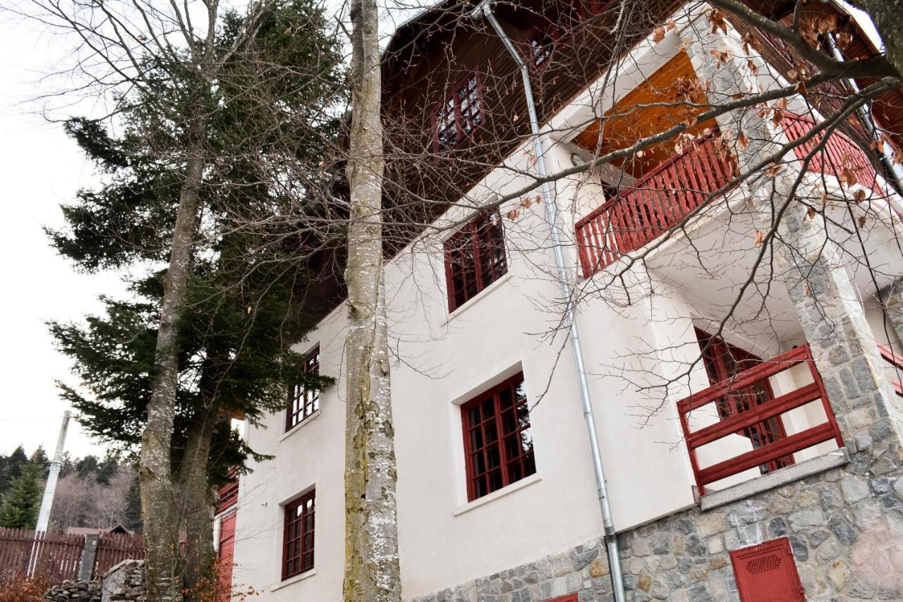 Grandpa's Hidden Crib, 6 Bedroom, Pet Friendly