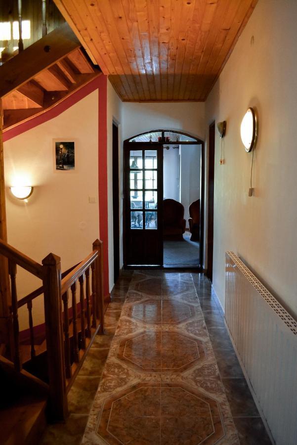 Chaletu Grandpa's Hidden Crib, 6 Bedroom, Pet Friendly