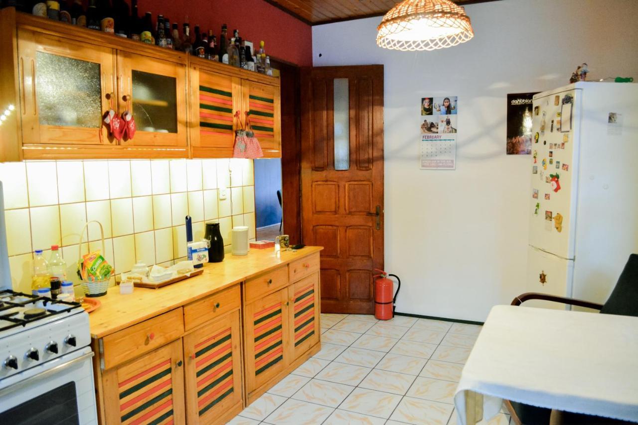 Grandpa's Hidden Crib, 6 Bedroom, Pet Friendly Sinaia